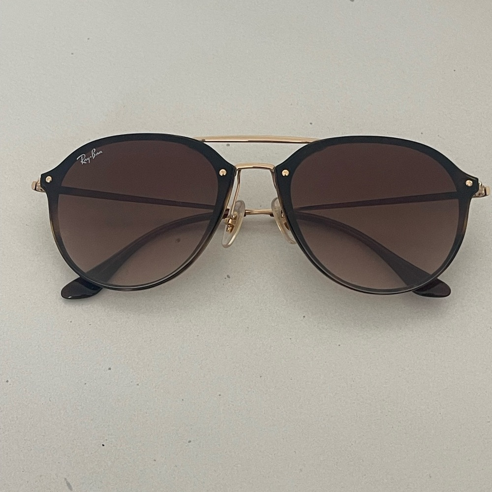 Ray-Ban Black and Gold Classic Sunglasses